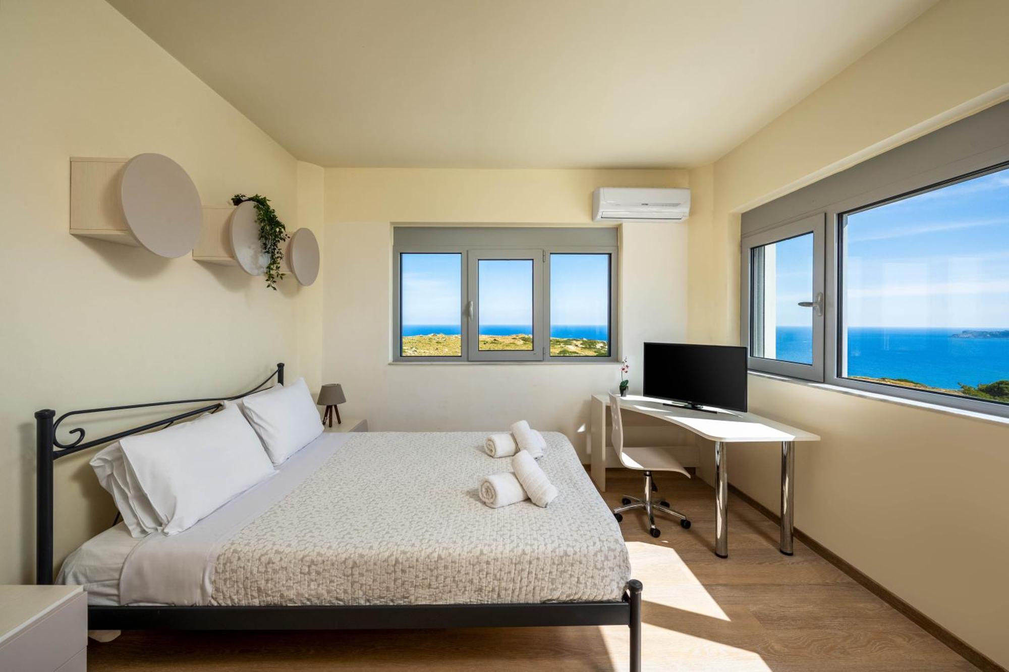 Villa Zafira - Seaview Manor With Heated Pool Kallithea  Bagian luar foto